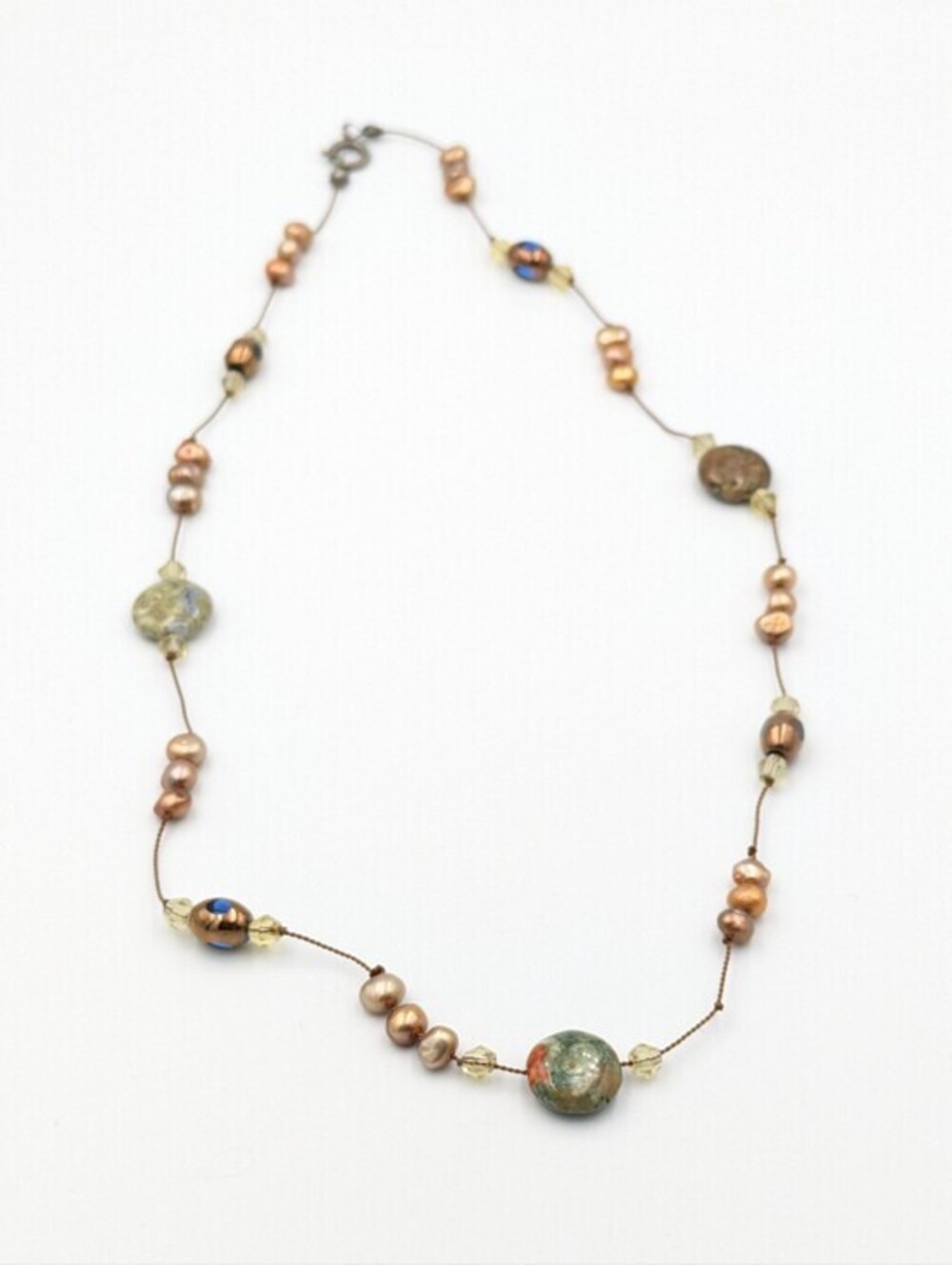 5/25$   Stone and bead necklace